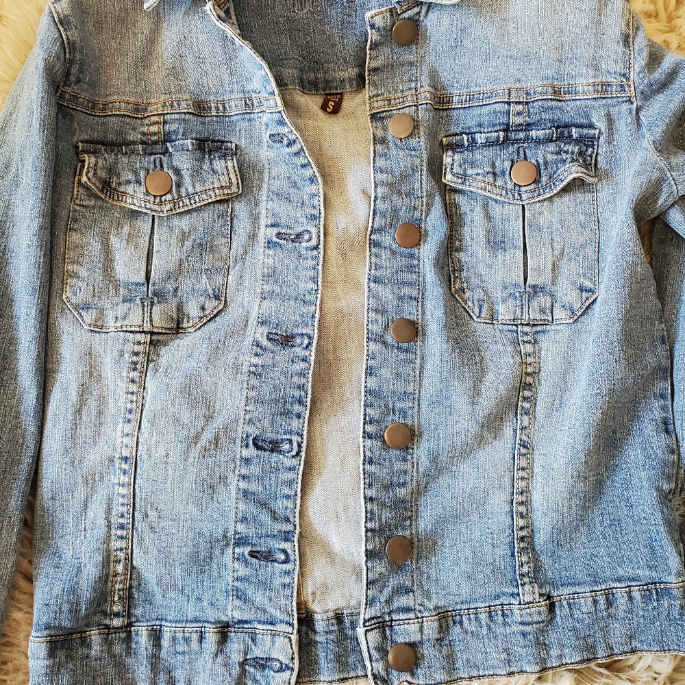 Denim Jacket * - Picture 2 of 9